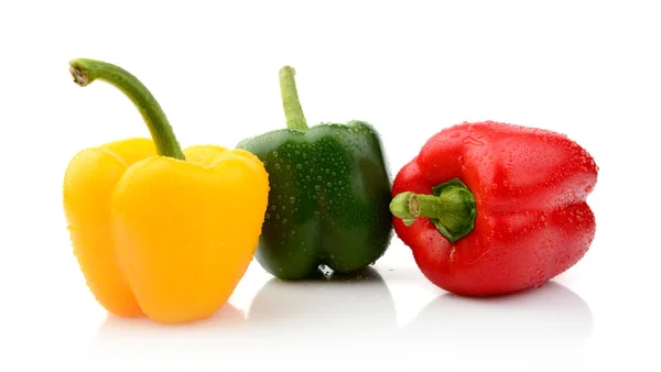 Tre diversi pepe colorato isolato bianco — Foto Stock