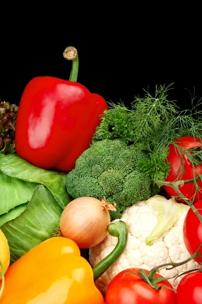 Grupy z różnych warzyw na czarny pionowo — Zdjęcie stockowe