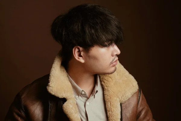 Asiatisk Man Porträtt Vintage Hipster Stil Studio — Stockfoto