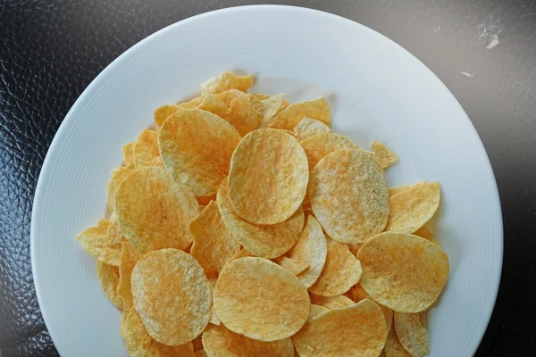 Patatas fritas en el plato — Foto de Stock