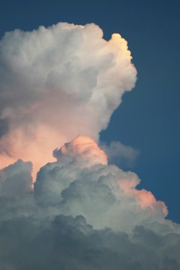 Fırtına bulutu gökyüzünde