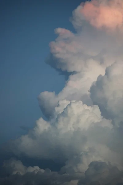 Storm moln på himlen — Stockfoto