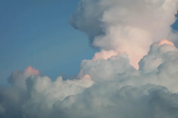 Storm moln på himlen — Stockfoto