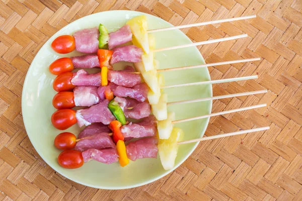 RAW Grill förberedd för grill — Stockfoto