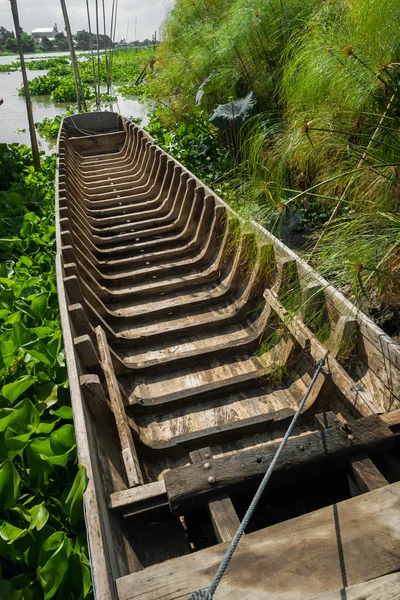 Houten skelet structuur van de Aziatische lokale boot — Stockfoto