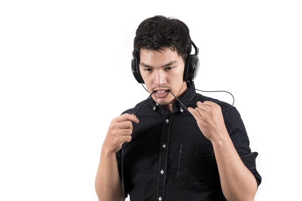 Aislado asiático hombre con auriculares — Foto de Stock