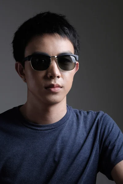 Asian man portrait with retro sunglasses — Stock Photo, Image