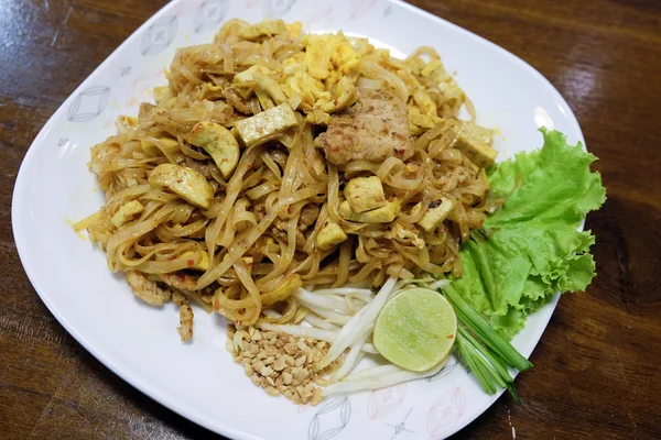 Padthai - Traditional Thai Food in the dish — Stock Photo, Image