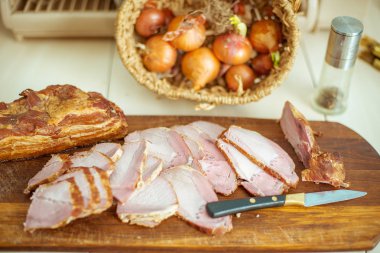 moked pastırma ve bir bardak votka