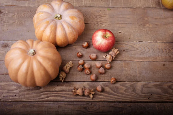 Pumpkin on wooden background — Stock Photo, Image