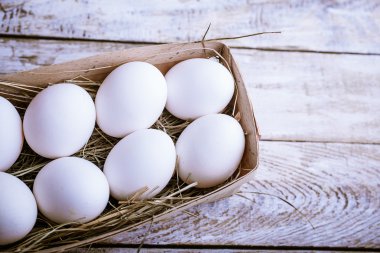 bir kutu ile tavuk yumurtası