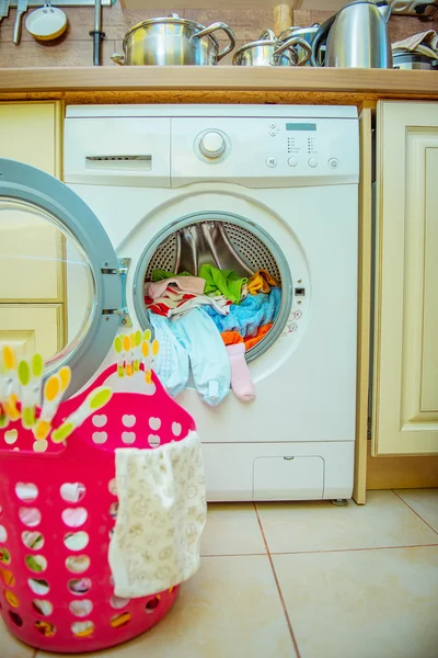 Washing machine with the laundry — Stock Photo, Image