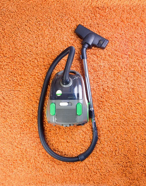 Vacuum cleaner, carpet cleaning — 图库照片