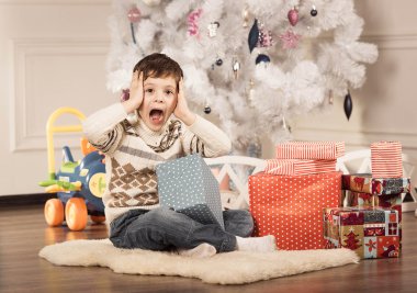 Yeni yıl hediyeleri çocukla
