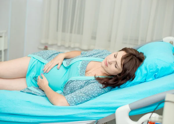 Pregnant woman in childbirth — Stockfoto