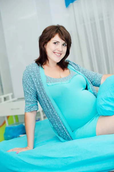 Mulher grávida no parto — Fotografia de Stock