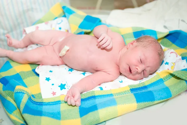 Recién nacido. bebé después del nacimiento — Foto de Stock