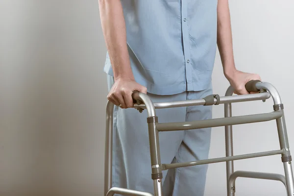 Man with walker — Stock Photo, Image