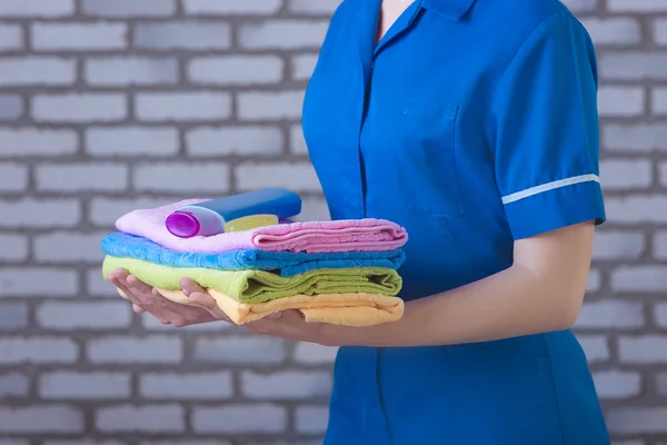 Terry towels, girl with a clean towel — Stockfoto