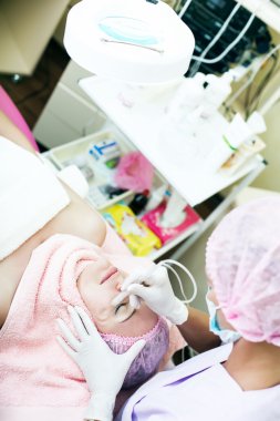 Kozmetik yüz temizleyici