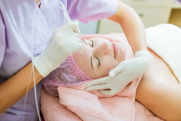 Cosmetologia, injeção de ácido hialurônico — Fotografia de Stock