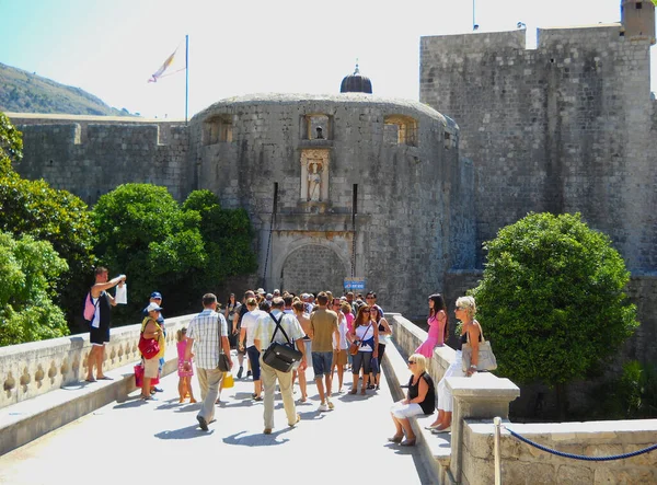 Dubrovnik Croatia August 2020 Tourists Pile Gate Pile Gate One — Stock Photo, Image