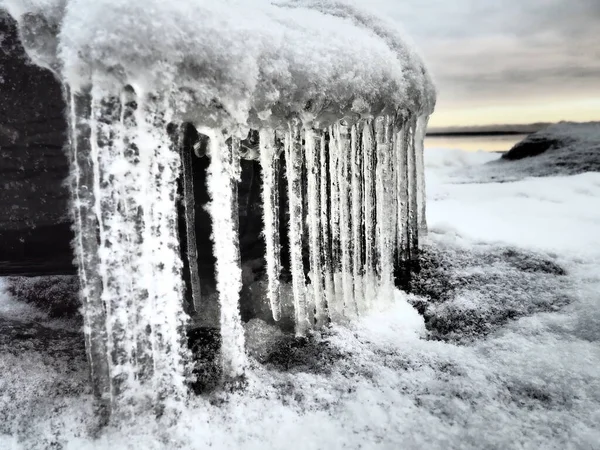 Eiszapfen Hängen Herunter Nordarktische Wintersaison Eingefrorene Natur Retro Oder Vintage — Stockfoto