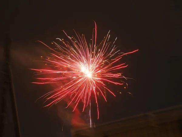 Feuerwerk Nachthimmel Bunte Feuerblitze Auf Schwarzem Hintergrund Feier Fest Oder — Stockfoto