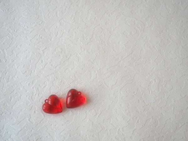 Des Cœurs Saint Valentin Coeurs Transparents Plastique Rouge Carte Voeux — Photo