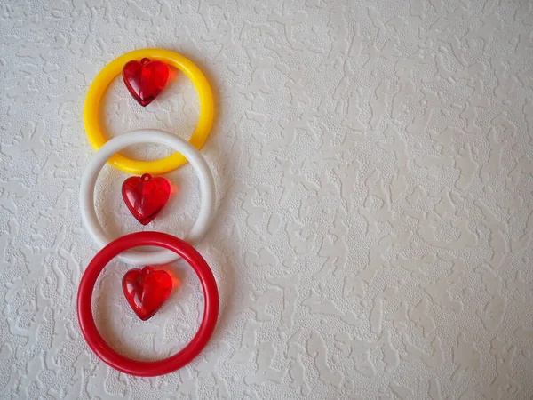 Les Cœurs Valentin Coeurs Transparents Plastique Rouge Bracelets Rouge Blanc — Photo