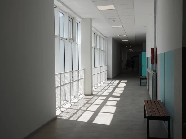 Sremska Mitrovica Szerbia 2021 Május Iskolai Folyosó Egy Modern Iskolában — Stock Fotó