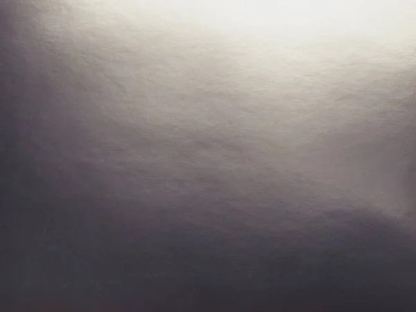 グラデーションのシルバーグレーの背景 金属光沢のある光反射色の紙 — ストック写真