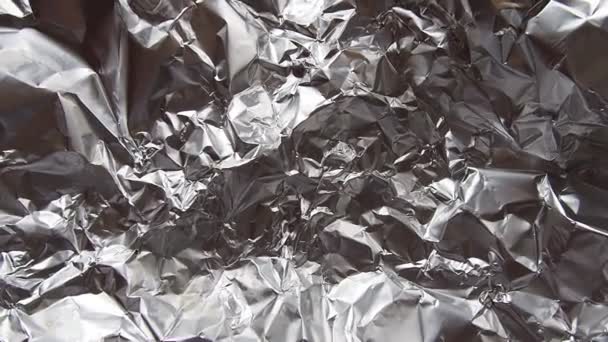 Folie Närbild Aluminium Silver Skrynklig Folie Abstrakt Metallisk Bakgrund Folie — Stockvideo