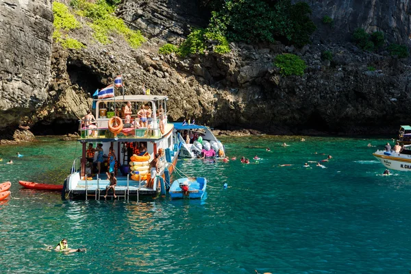 KRABI - FEBRUARY 19 2016: Travel sae of krabi, Thailand on Febru — Stock Photo, Image