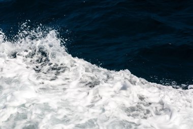 Denizde dalga kabarcık