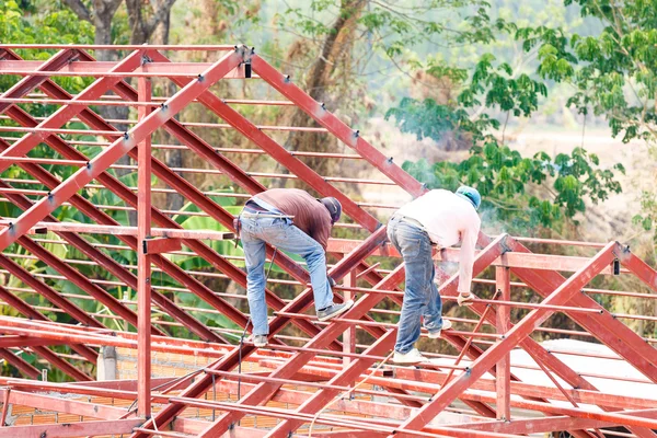 Roof steel architecture under construction — Stock Photo, Image