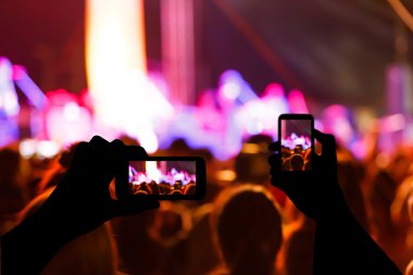 Fotoğraf kalabalık bulanık konser sahne önünde al