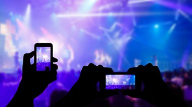 Fotoğraf kalabalık bulanık konser sahne önünde al