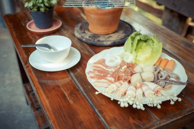 Domuz eti ve deniz yemek ızgara 