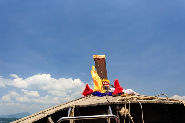 Head of longtail boat in the thailand sea — Stock Photo, Image