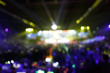siluet konser bulanık sahne önünde