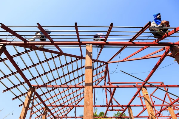 Labor working in construction site for roof prepare — Stock Photo, Image