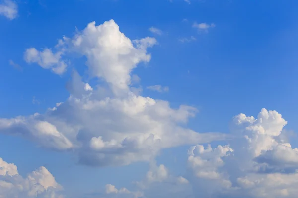 Clouds in the blue sky — Stock Photo, Image