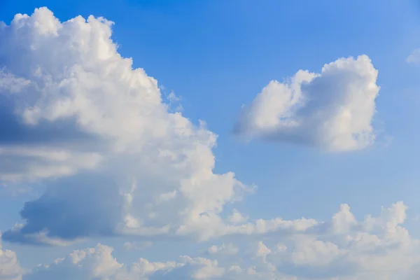 Clouds in the blue sky — Stock Photo, Image