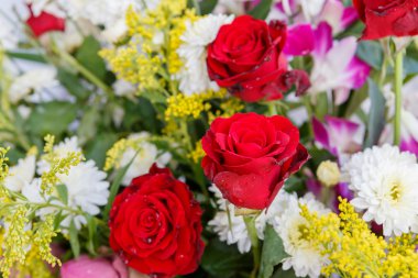 karışık çiçek buketi