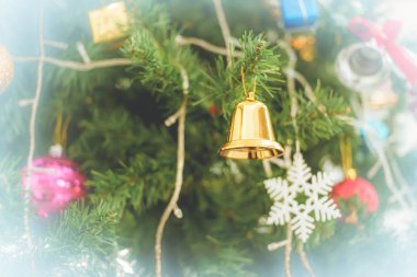 Noel süslemeli Noel ağacı