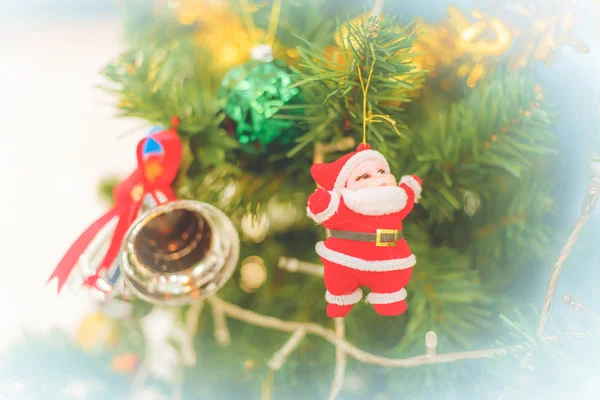 Árbol de Navidad con decoraciones de Navidad — Foto de Stock