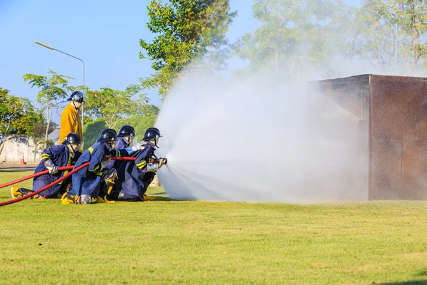 Walka o ogień strażak ataku szkolenia — Zdjęcie stockowe