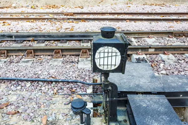 Ljuslåda i järnvägsstation — Stockfoto