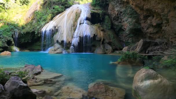 Wonderful waterfall landscape — Stock Video